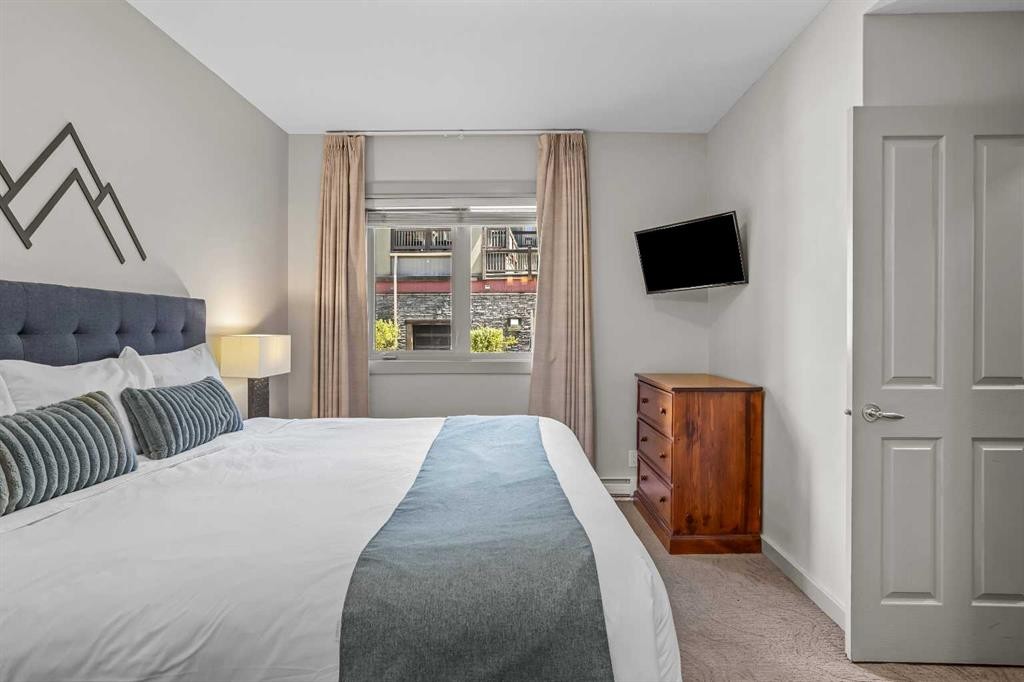 106-107 Montane Road, Canmore, AB - Indoor Photo Showing Bedroom