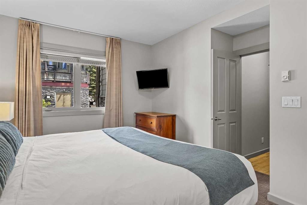 106-107 Montane Road, Canmore, AB - Indoor Photo Showing Bedroom