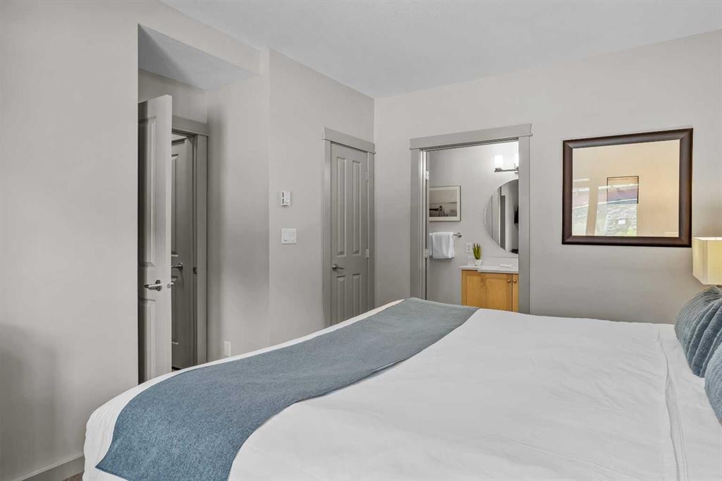 106-107 Montane Road, Canmore, AB - Indoor Photo Showing Bedroom