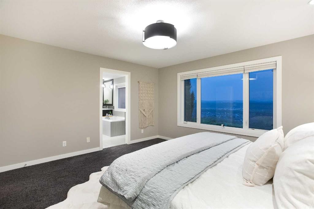79 Cranarch Terrace Se, Calgary, AB - Indoor Photo Showing Bedroom
