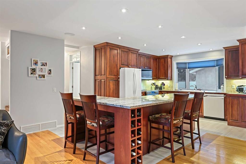 13119 6 Street Sw, Calgary, AB - Indoor