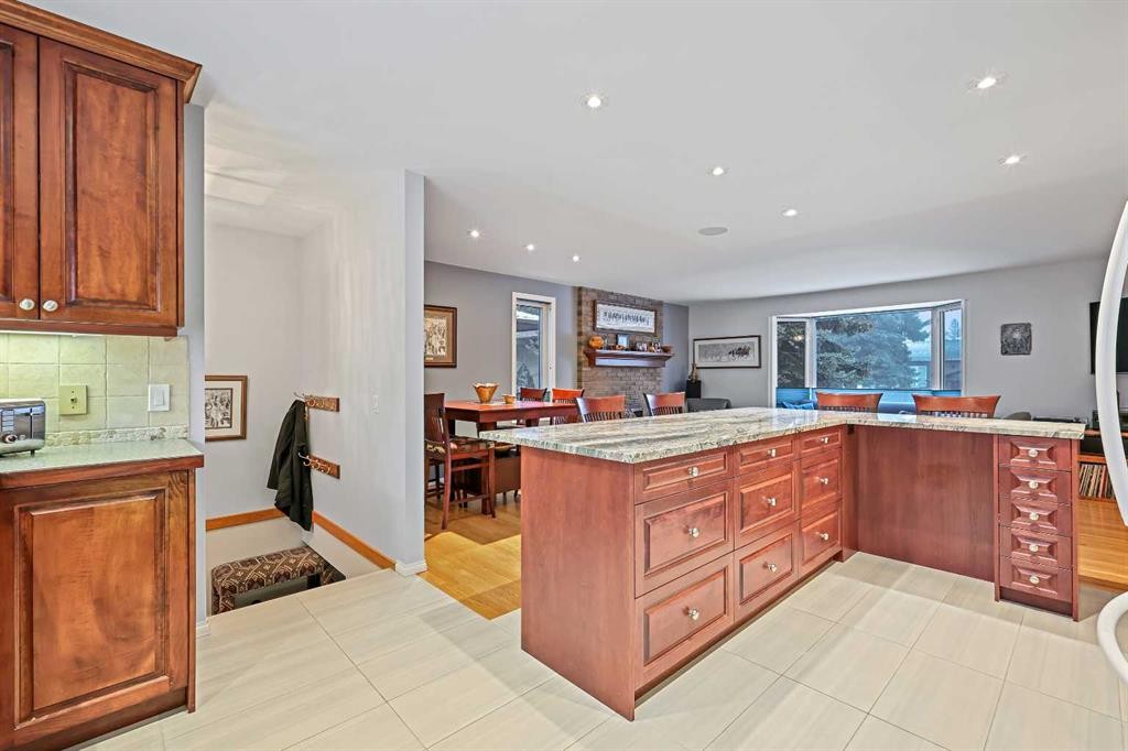 13119 6 Street Sw, Calgary, AB - Indoor