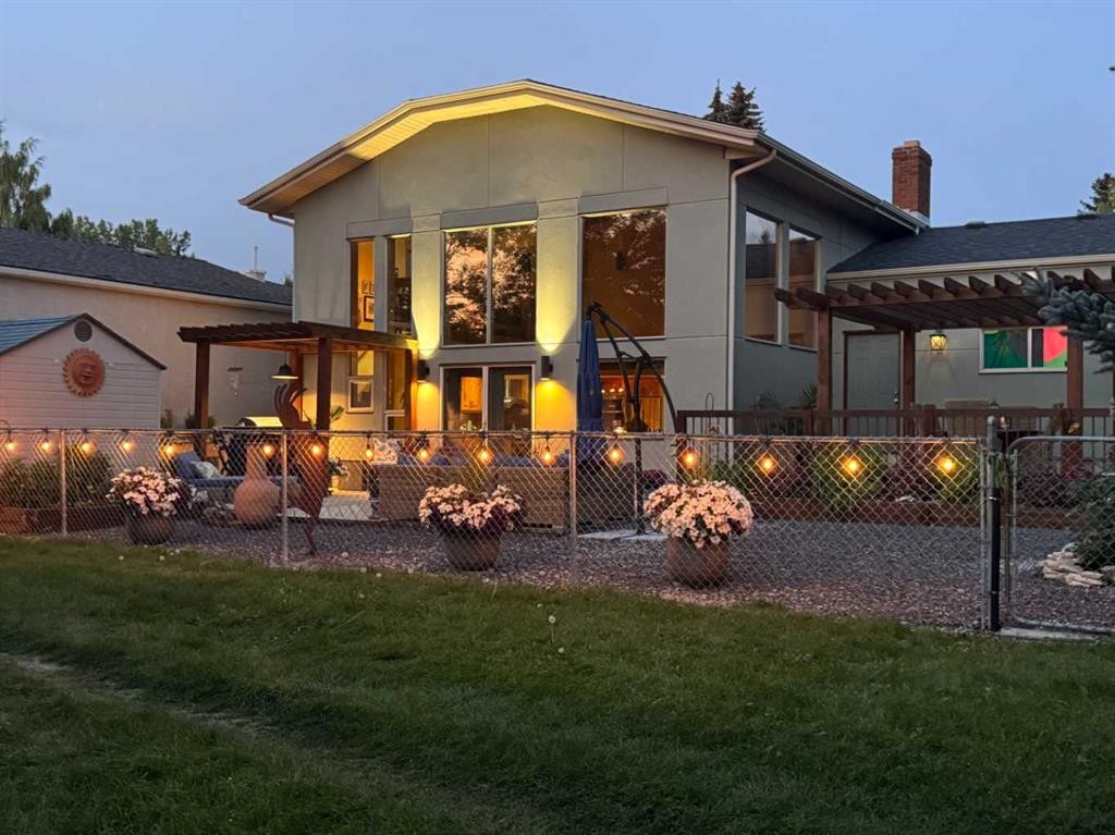 5031 Viceroy Drive Nw, Calgary, AB - Outdoor With Deck Patio Veranda