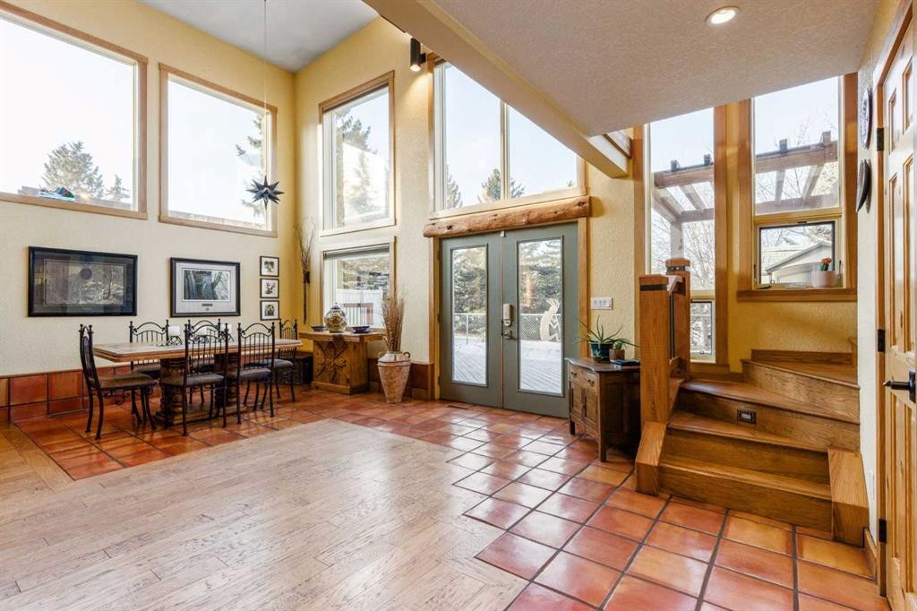 5031 Viceroy Drive Nw, Calgary, AB - Indoor Photo Showing Other Room