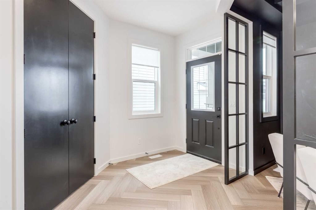 560 Walgrove Boulevard Se, Calgary, AB - Indoor Photo Showing Other Room