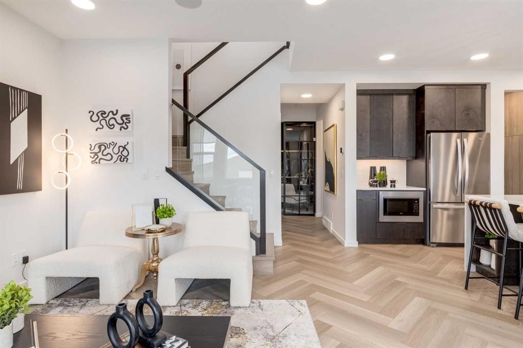 560 Walgrove Boulevard Se, Calgary, AB - Indoor