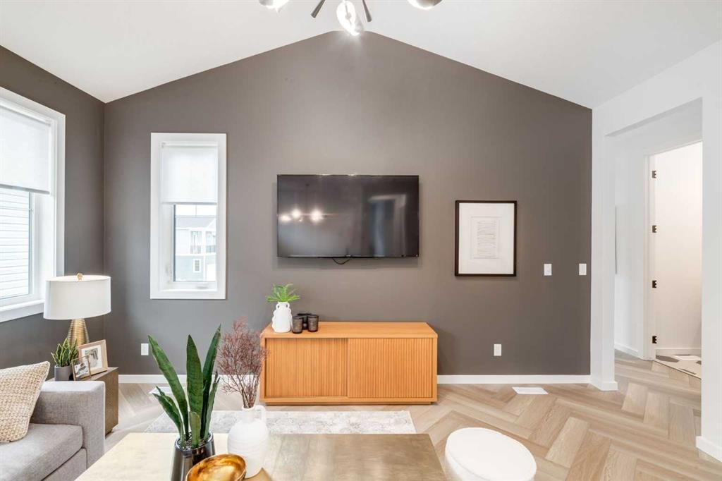 560 Walgrove Boulevard Se, Calgary, AB - Indoor