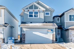 91 Bartlett Crescent SE Calgary, AB T3S 0P6