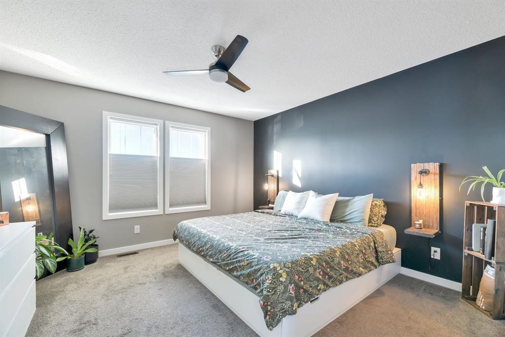 16 Legacy Reach Manor Se, Calgary, AB - Indoor Photo Showing Bedroom