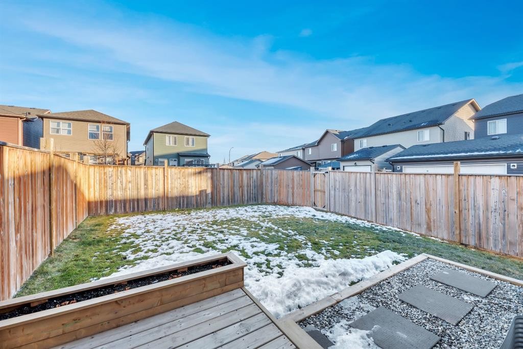 16 Legacy Reach Manor Se, Calgary, AB - Outdoor