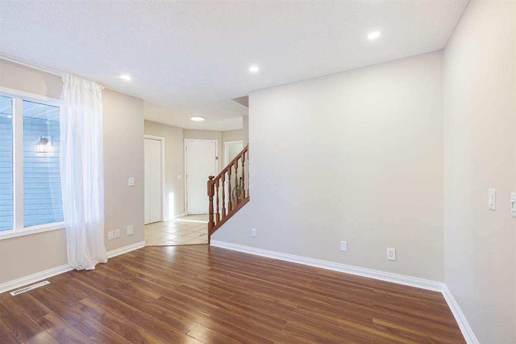 44 Macewan Ridge Close Nw, Calgary, AB - Indoor Photo Showing Other Room