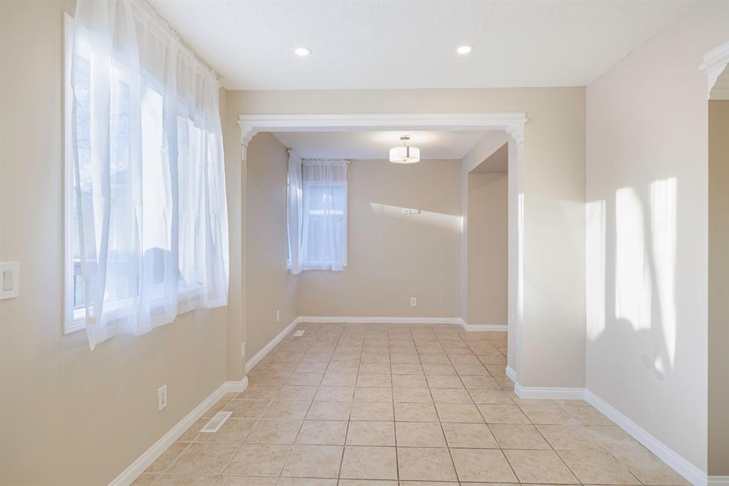 44 Macewan Ridge Close Nw, Calgary, AB - Indoor Photo Showing Other Room
