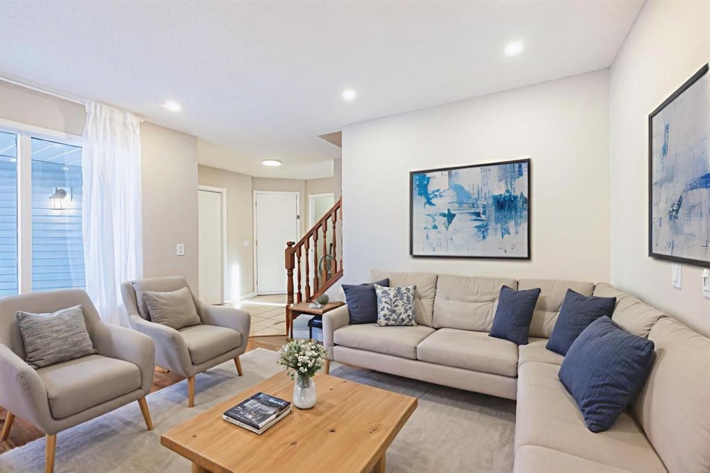 44 Macewan Ridge Close Nw, Calgary, AB - Indoor Photo Showing Living Room