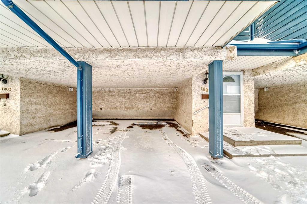 1802-919 38 Street Ne, Calgary, AB - Outdoor