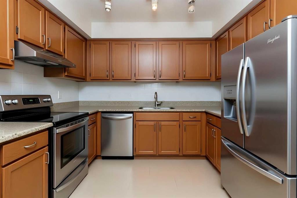 1802-919 38 Street Ne, Calgary, AB - Indoor Photo Showing Kitchen