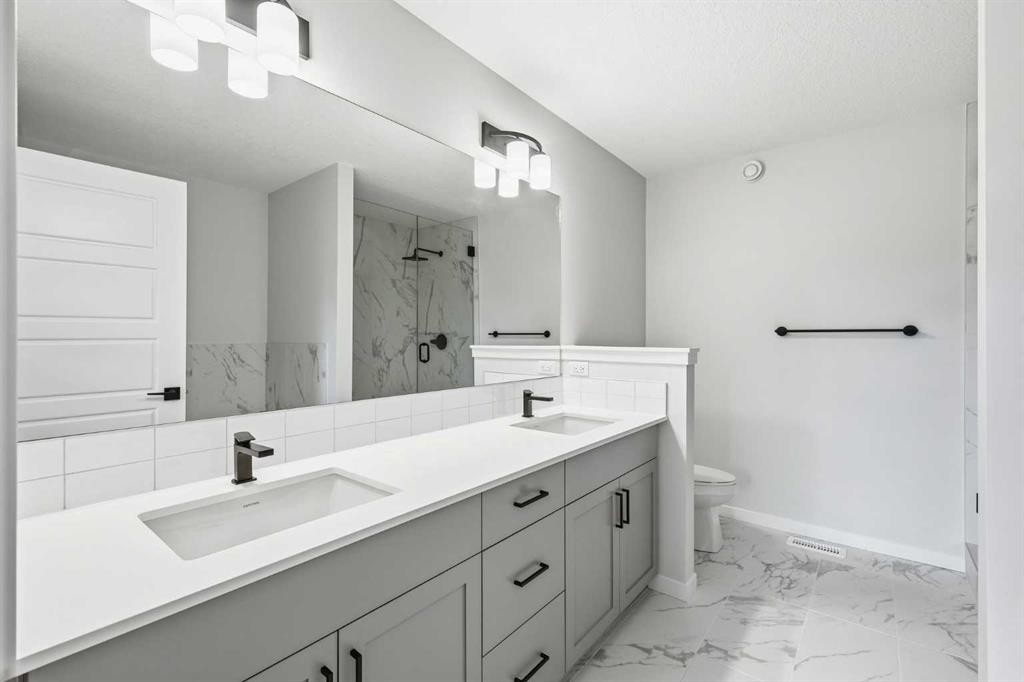 170 Herron Way Ne, Calgary, AB - Indoor Photo Showing Bathroom