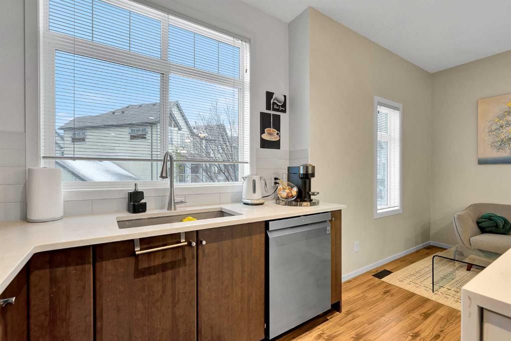300 Copperstone Cove Se, Calgary, AB - Indoor Photo Showing Kitchen