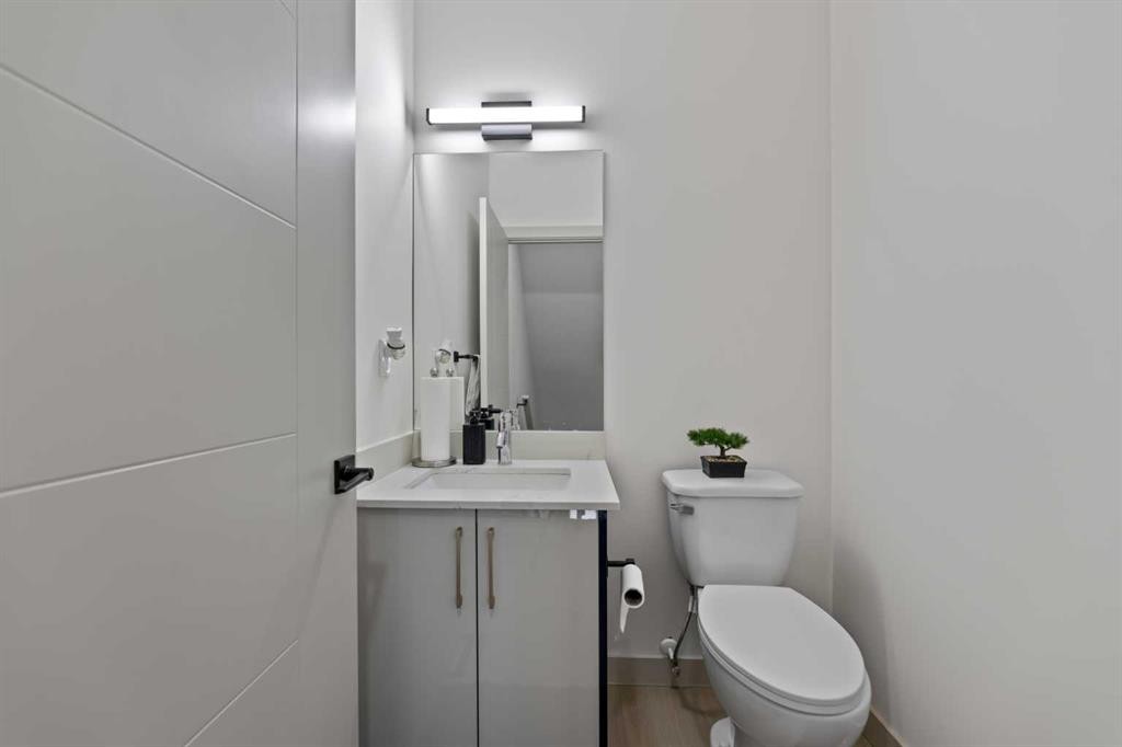 414 Corner Meadows Square Ne, Calgary, AB - Indoor Photo Showing Bathroom