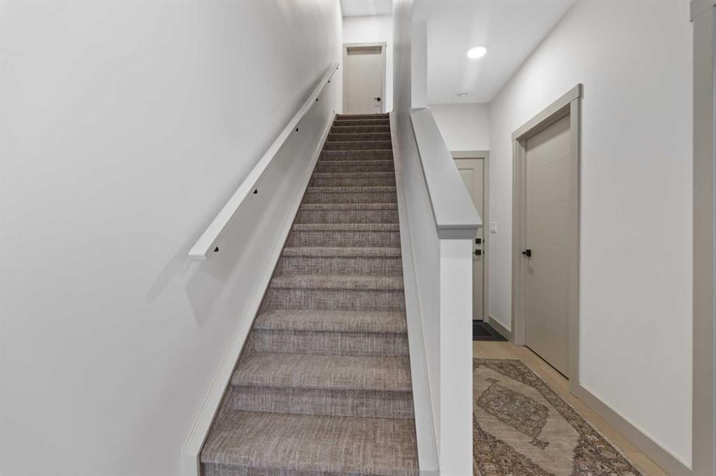 414 Corner Meadows Square Ne, Calgary, AB - Indoor Photo Showing Other Room