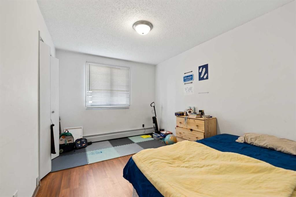 204-4328 4 Street Nw, Calgary, AB - Indoor Photo Showing Bedroom