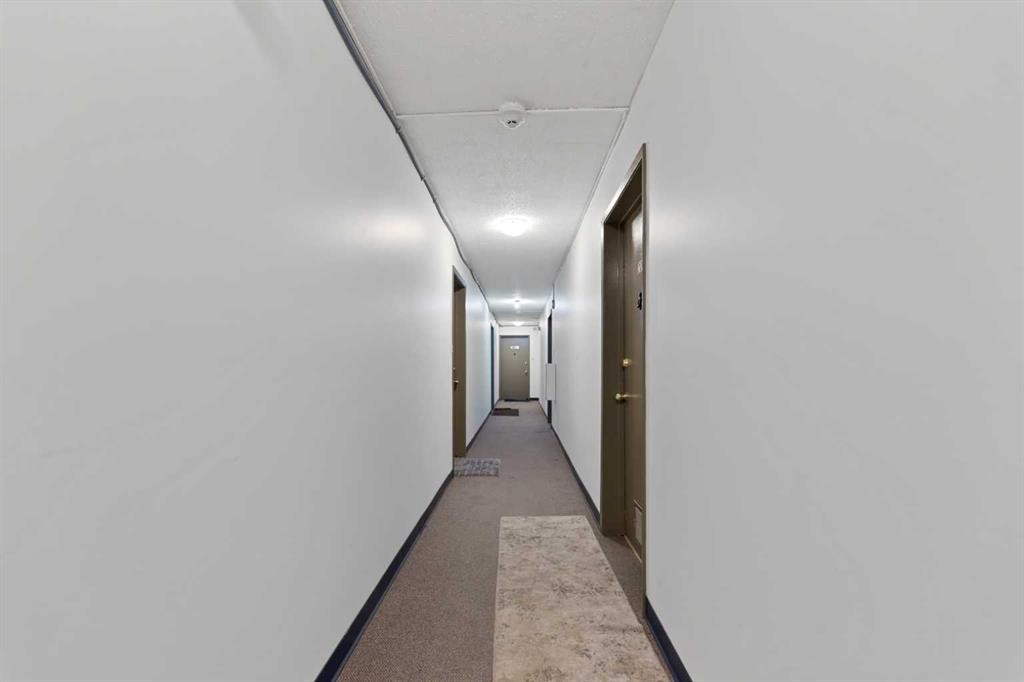 204-4328 4 Street Nw, Calgary, AB - Indoor Photo Showing Other Room