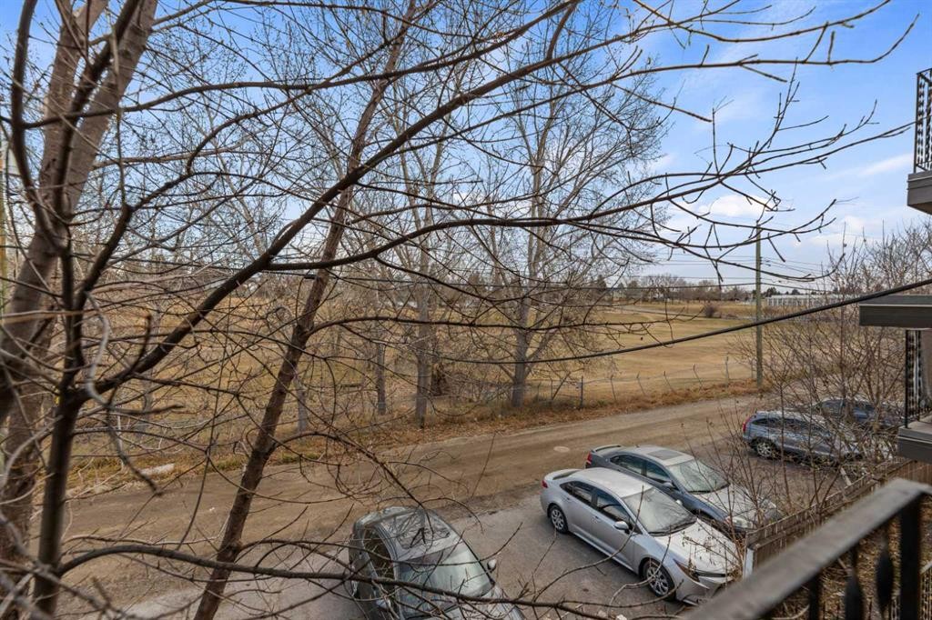 204-4328 4 Street Nw, Calgary, AB - Outdoor With View