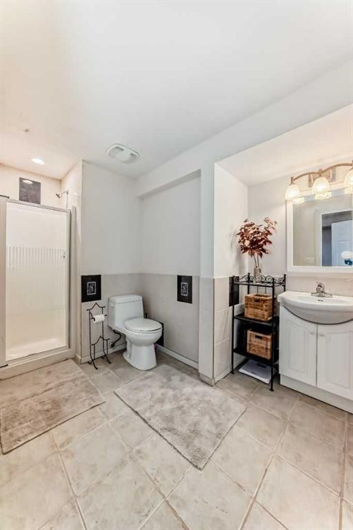 198 Brightonstone Bay Se, Calgary, AB - Indoor Photo Showing Bathroom