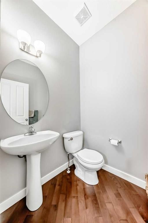 562 New Brighton Drive Se, Calgary, AB - Indoor Photo Showing Bathroom
