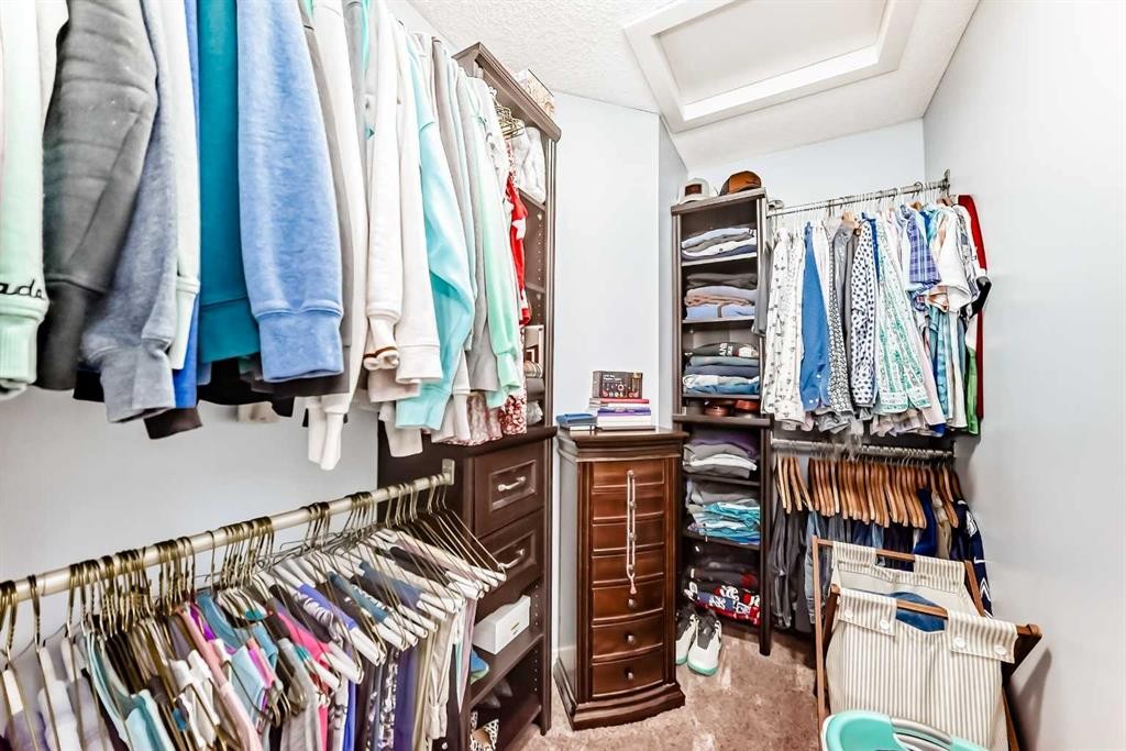 562 New Brighton Drive Se, Calgary, AB - Indoor With Storage