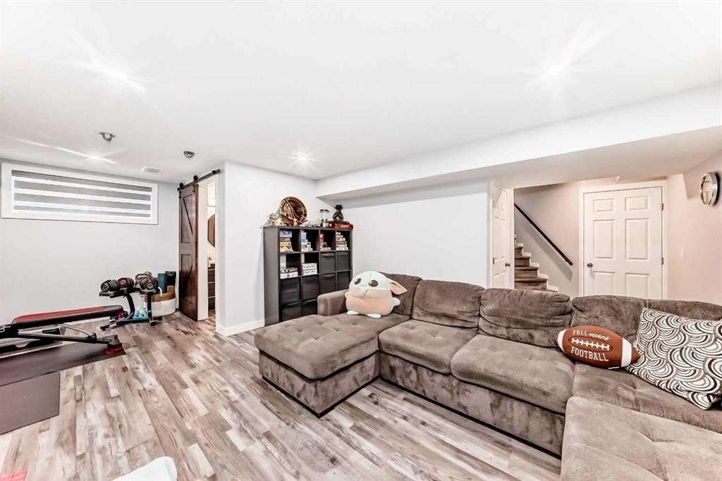562 New Brighton Drive Se, Calgary, AB - Indoor