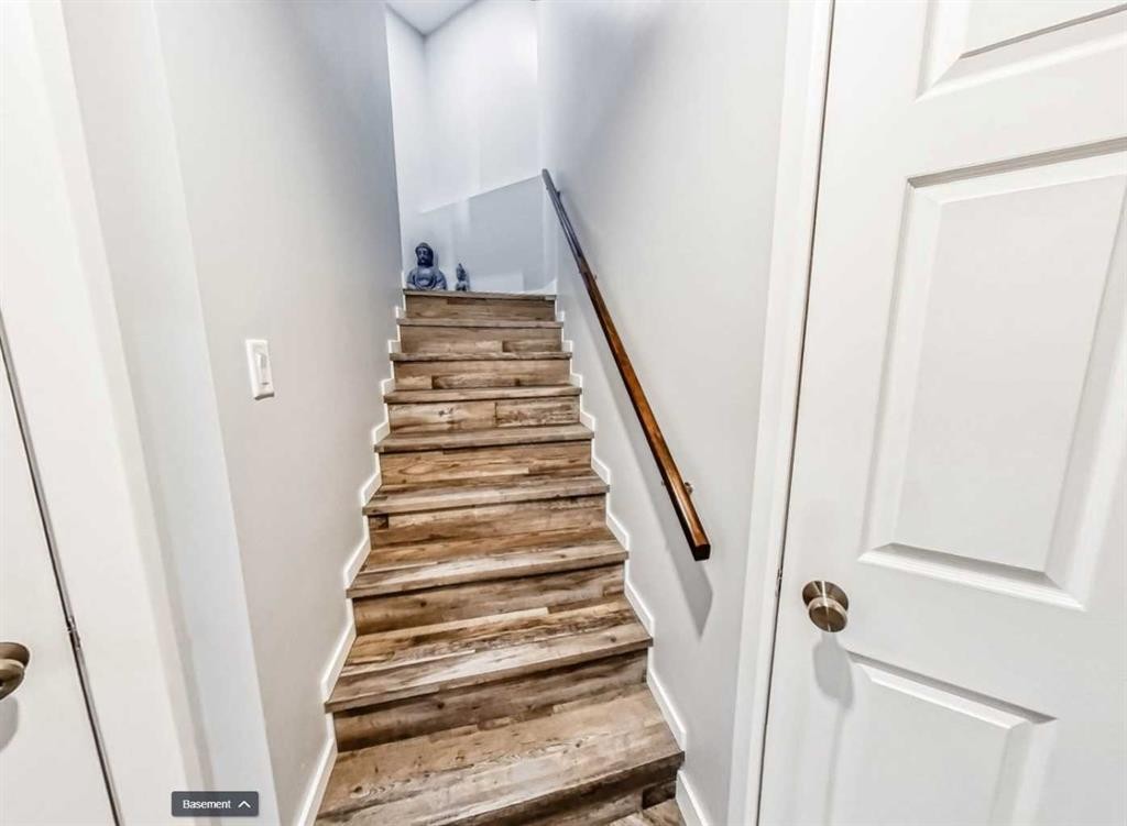 562 New Brighton Drive Se, Calgary, AB - Indoor Photo Showing Other Room