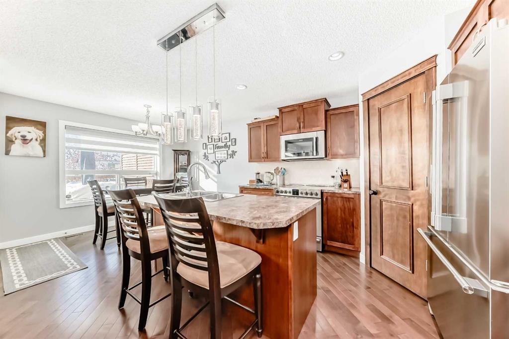 562 New Brighton Drive Se, Calgary, AB - Indoor