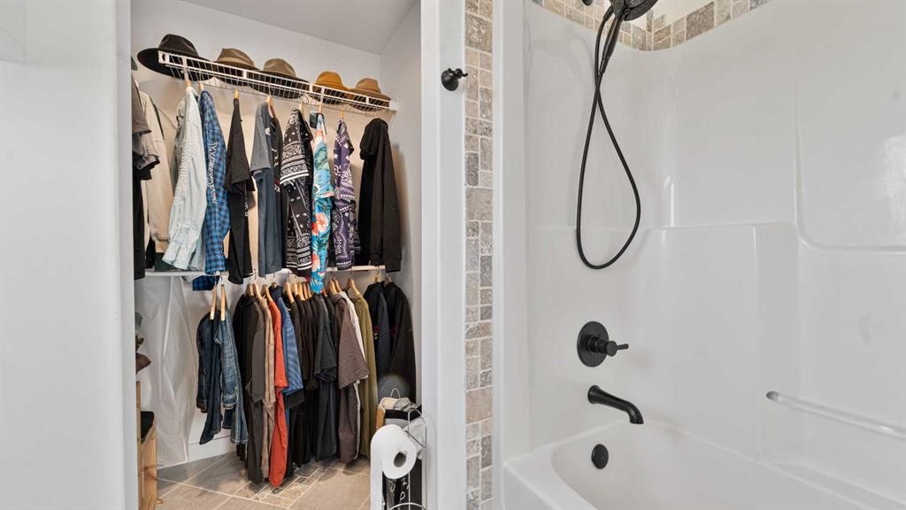 148 Covepark Close Ne, Calgary, AB - Indoor With Storage