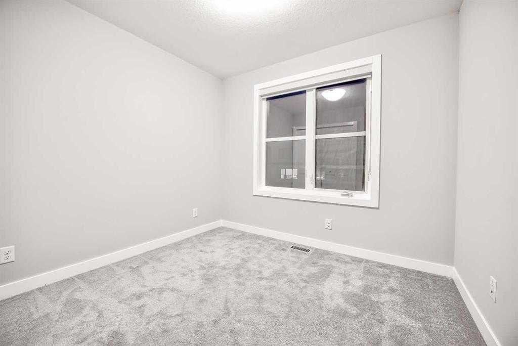 917 Crestridge Common Sw, Calgary, AB - Indoor Photo Showing Other Room