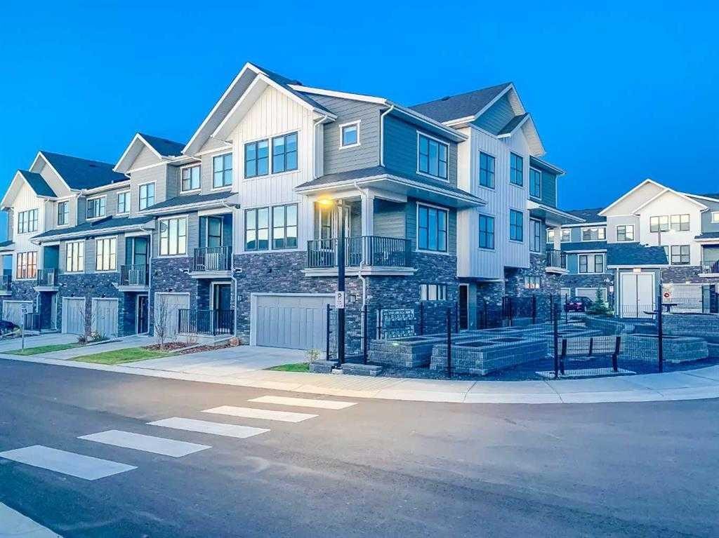 917 Crestridge Common Sw, Calgary, AB - Outdoor