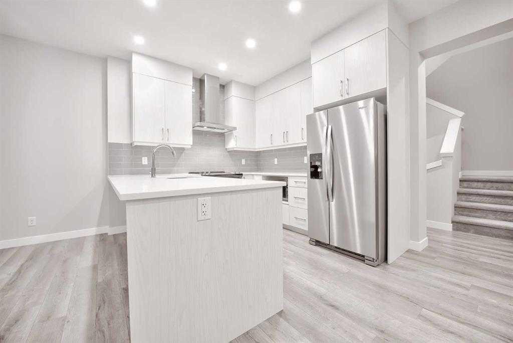 917 Crestridge Common Sw, Calgary, AB - Indoor Photo Showing Kitchen With Stainless Steel Kitchen
