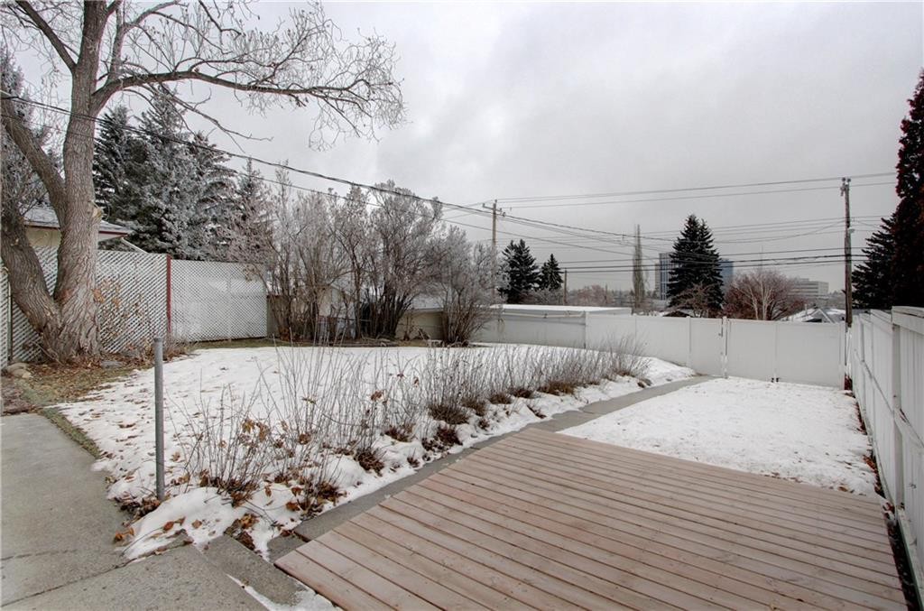 10212 7 Street Sw, Calgary, AB - Outdoor