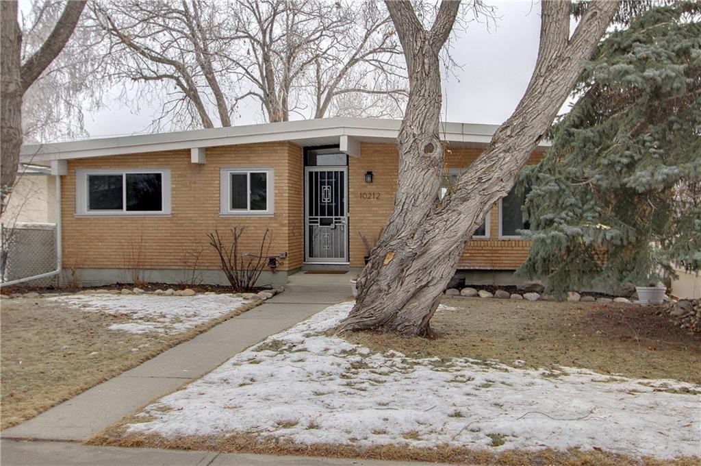 10212 7 Street Sw, Calgary, AB - Outdoor