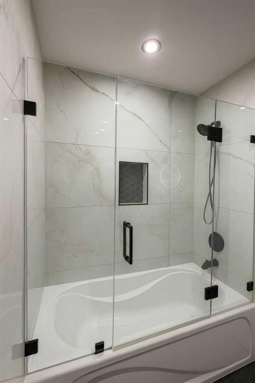 447 Tuscany Ridge Heights Nw, Calgary, AB - Indoor Photo Showing Bathroom