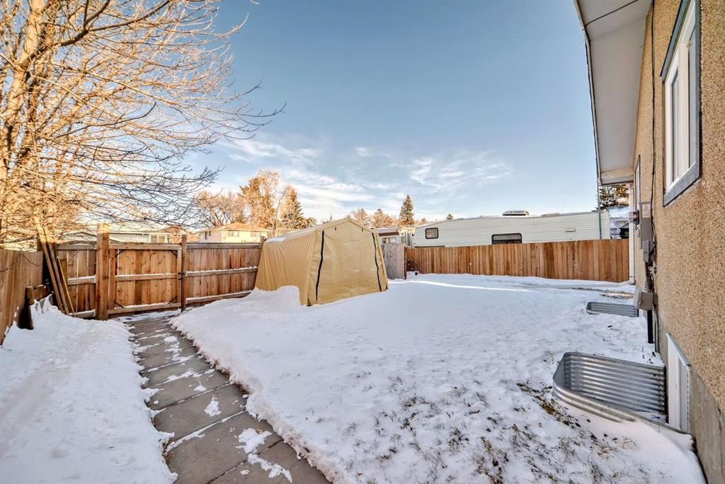 3221 32A Avenue Se, Calgary, AB - Outdoor