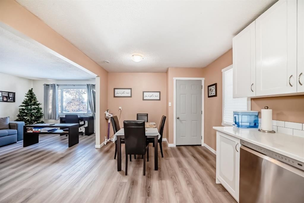 3221 32A Avenue Se, Calgary, AB - Indoor
