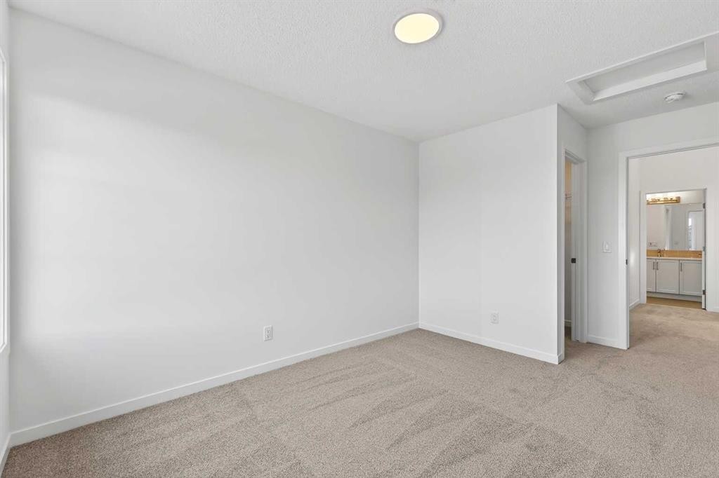 199 Corner Glen Crescent Ne, Calgary, AB - Indoor Photo Showing Other Room