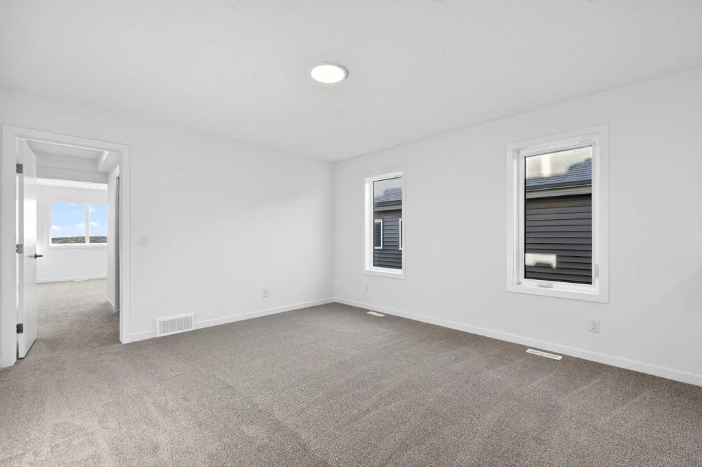 199 Corner Glen Crescent Ne, Calgary, AB - Indoor Photo Showing Other Room