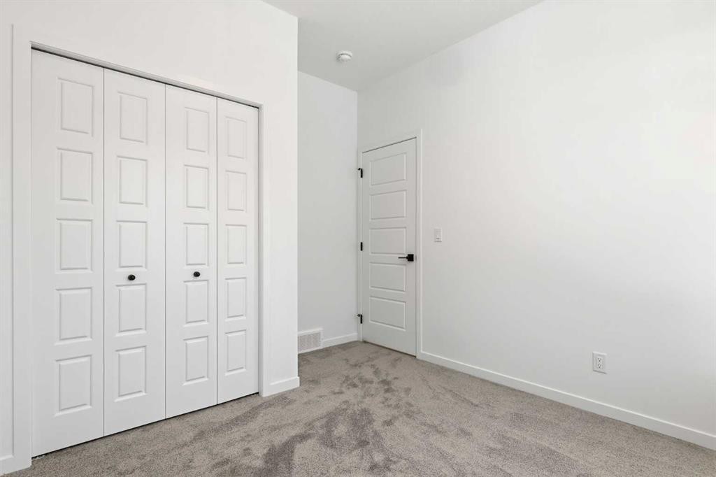 355 Herron Landing Ne, Calgary, AB - Indoor Photo Showing Other Room