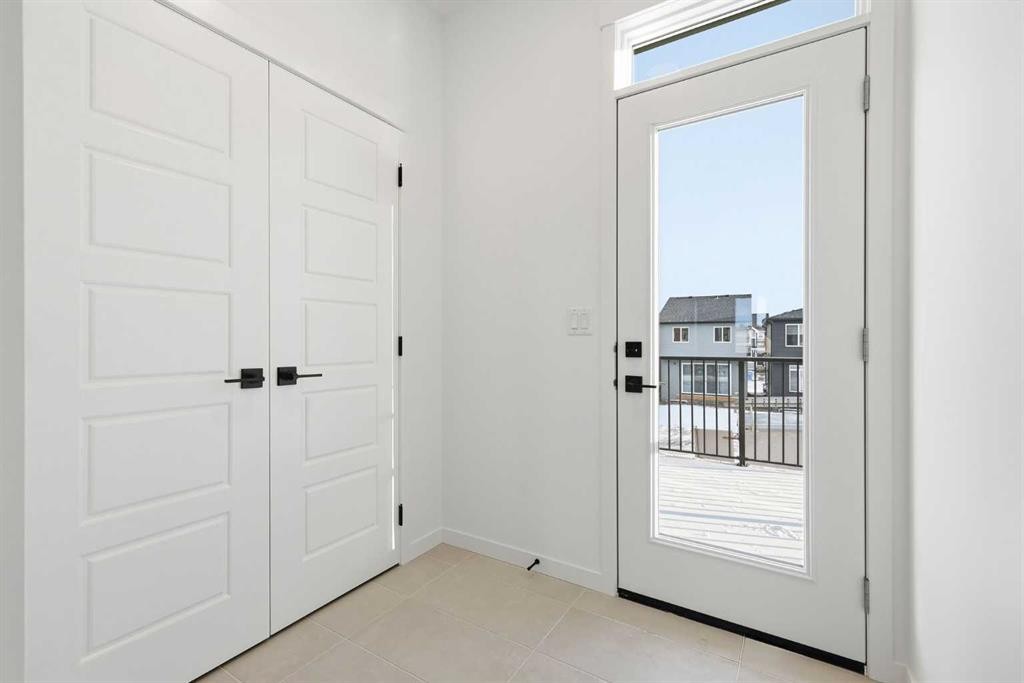 355 Herron Landing Ne, Calgary, AB - Indoor Photo Showing Other Room