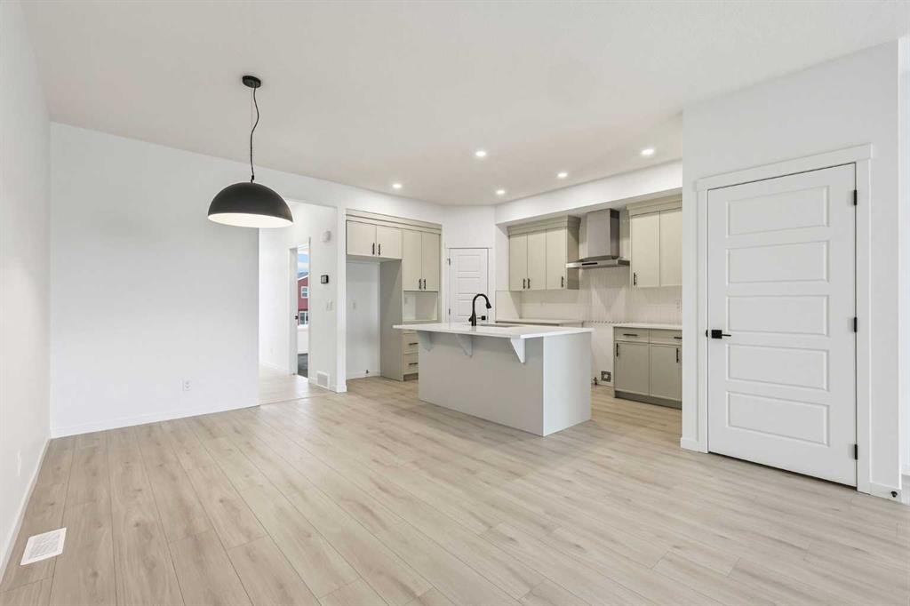 355 Herron Landing Ne, Calgary, AB - Indoor Photo Showing Kitchen
