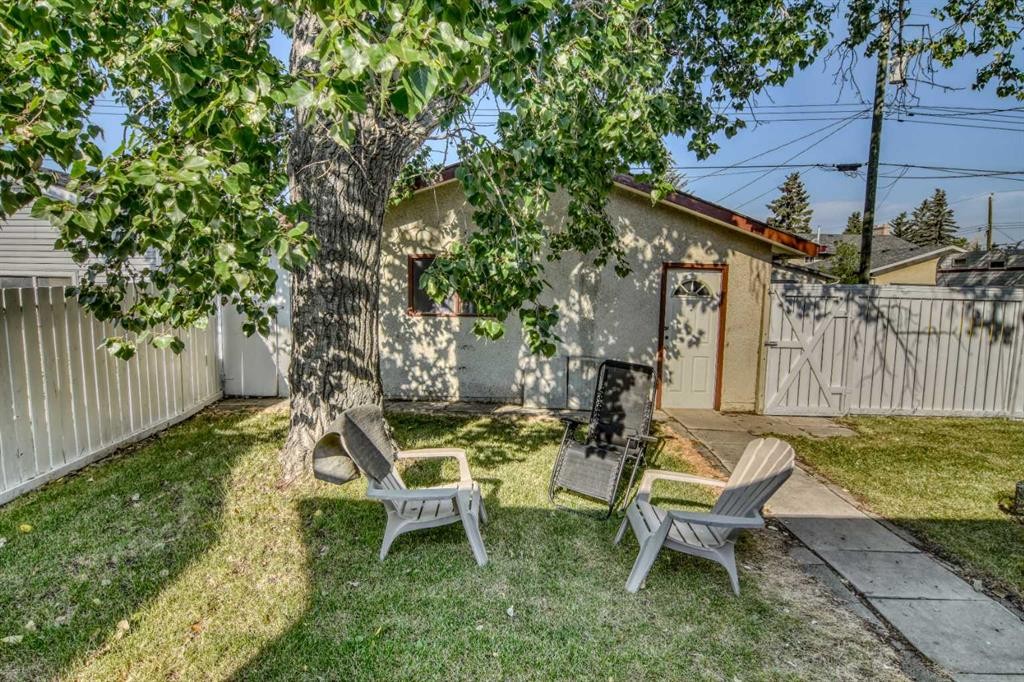 6151 Penworth Road Se, Calgary, AB - Outdoor