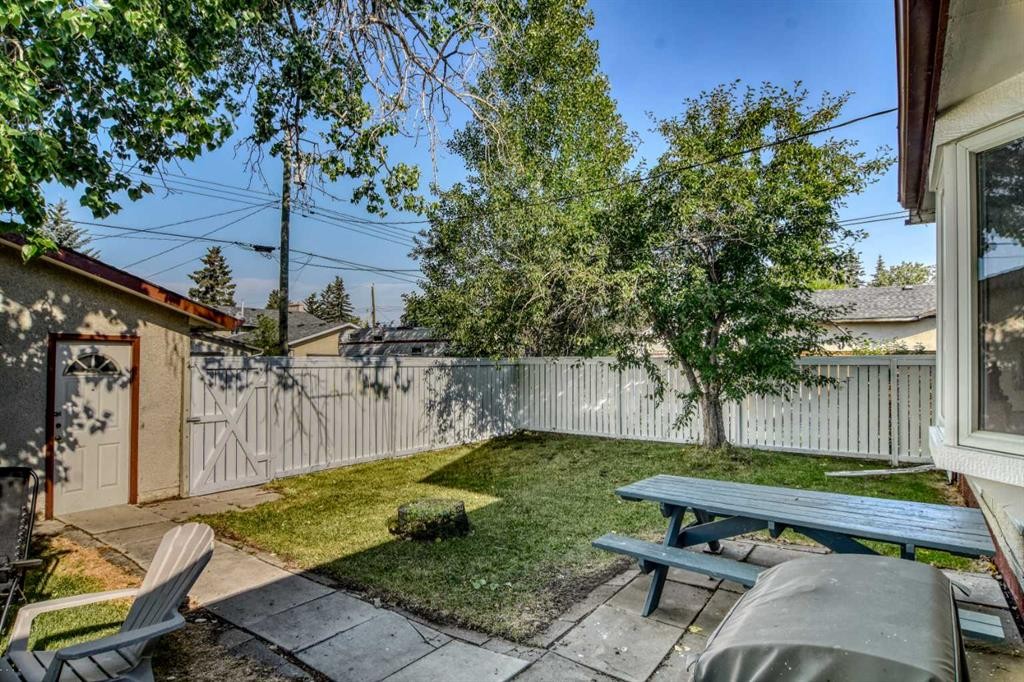 6151 Penworth Road Se, Calgary, AB - Outdoor