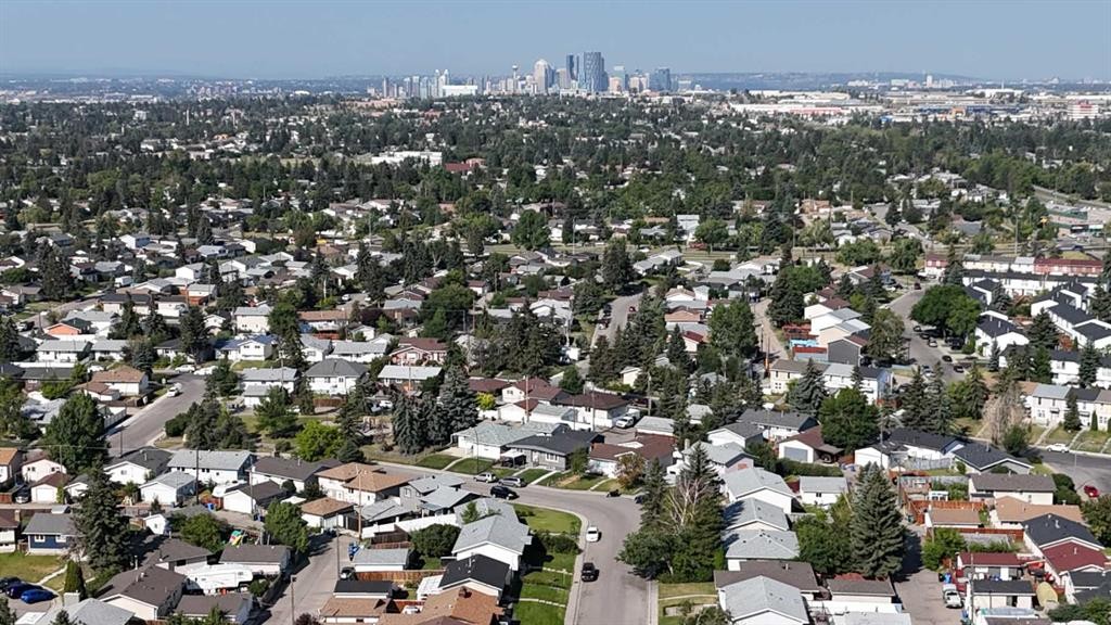 6151 Penworth Road Se, Calgary, AB - Outdoor With View