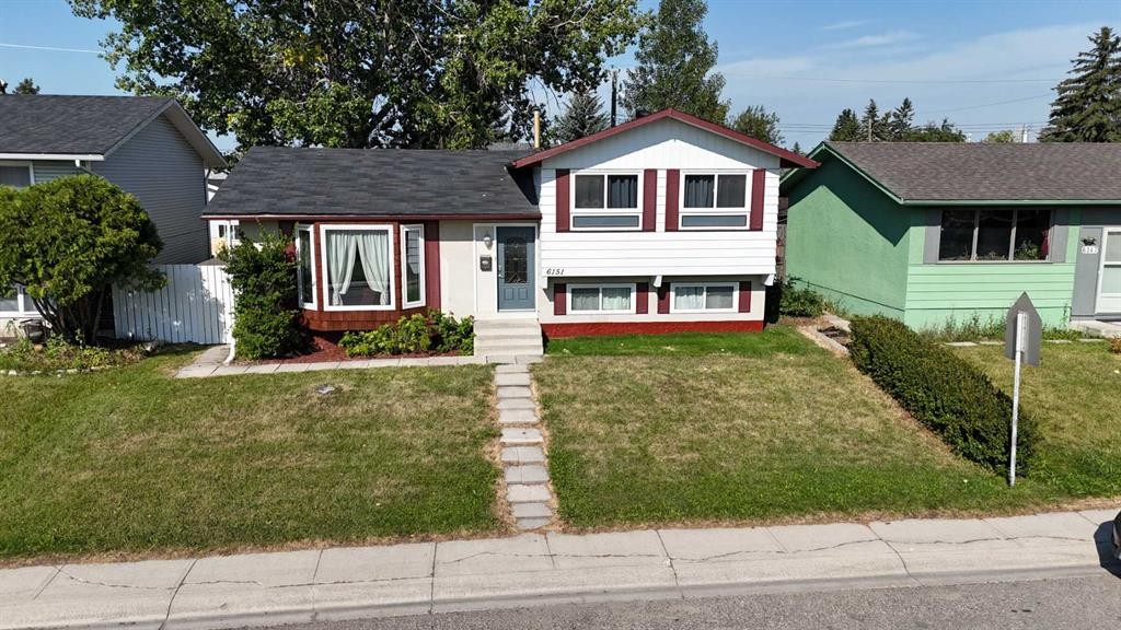 6151 Penworth Road Se, Calgary, AB - Outdoor With Facade